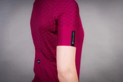 Carnac Women's Short Sleeve Jersey / Burgundy -AOI Bike Shop CLCAWSSJBUR P9